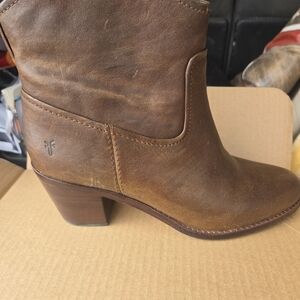 Frye Women's Tan Leather Heeled Boots